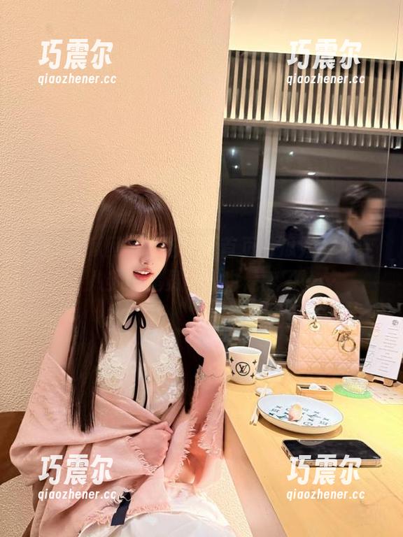51吃瓜网首页，瓜姐一秒变身八卦速递员，我也是醉了……