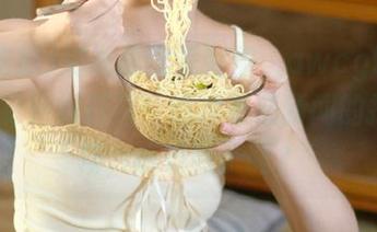 别说我没提醒你，awcg吃瓜app又有新爆料啦！这次看假新闻的打脸现场，感受到了吗？