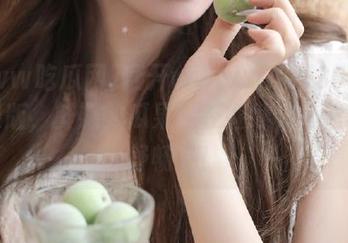 翻开www吃瓜网36wcc苹果版，鲜嫩的瓜果还在继续，心情瞬间舒畅了！