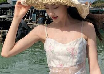 坐在吃瓜网前，随便在线分享几句，倒让人觉得生活有那么一点点滋味。