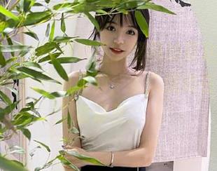 黑料正能量网站直达，简直像开启了无尽的黑洞，永久沉浸在八卦的漩涡里。