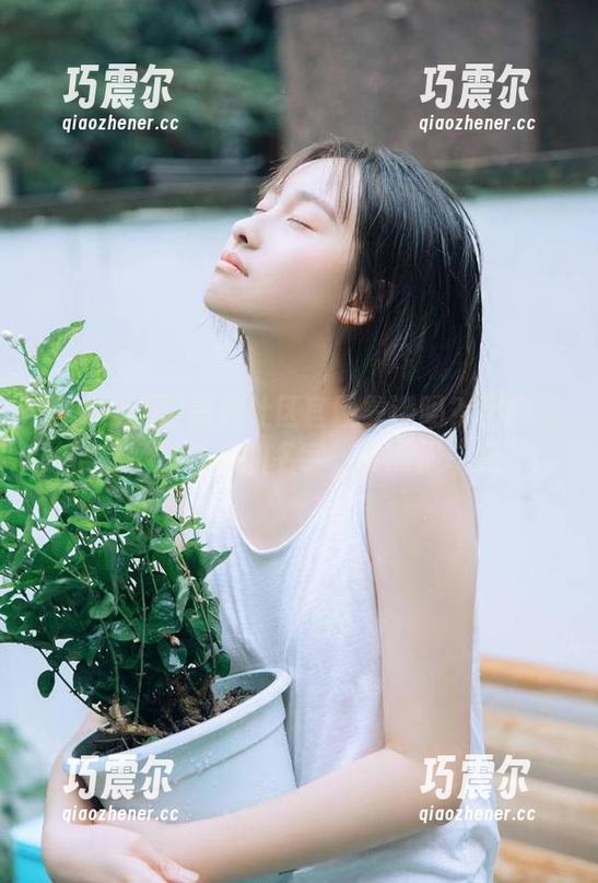 黑料社区官网靠谱吗？这网站的信息，就像她的名字，真的很“黑”！